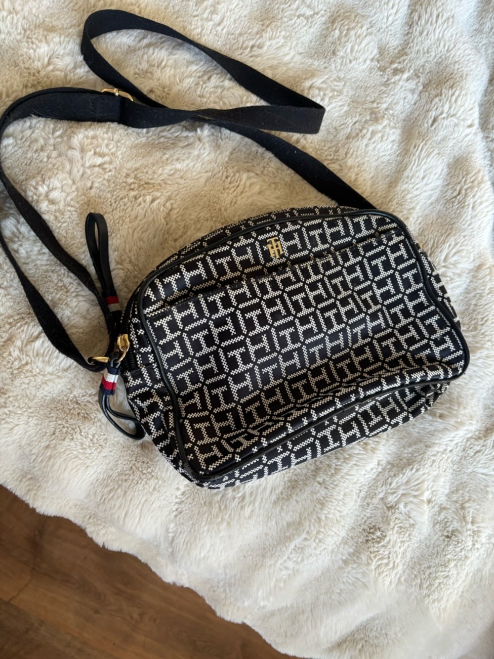 Tommy Hilfiger purse